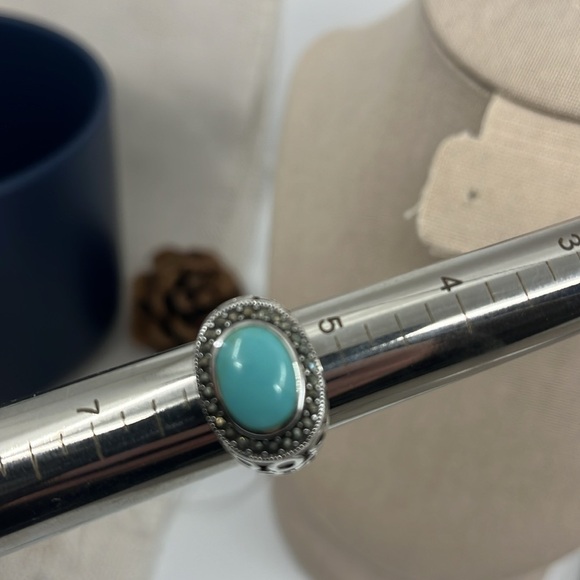 Vintage Sterling Silver Marcasite and Sleeping Beauty Turquoise Ring - Picture 5 of 12